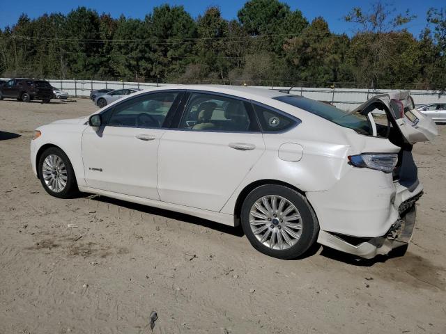 3FA6P0LUXDR206913 - 2013 FORD FUSION SE HYBRID WHITE photo 2