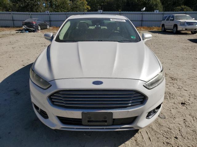 3FA6P0LUXDR206913 - 2013 FORD FUSION SE HYBRID WHITE photo 5
