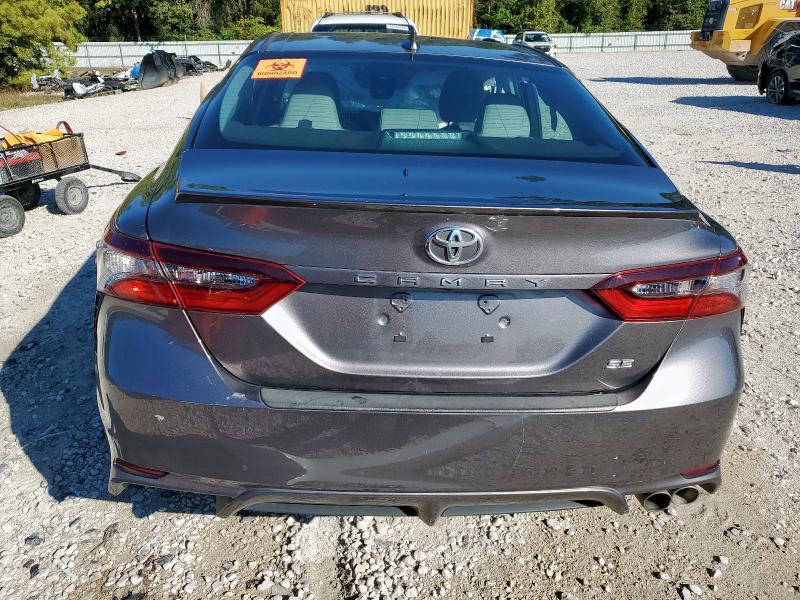 4T1G11AK5NU711335 - 2022 TOYOTA CAMRY SE GRAY photo 6