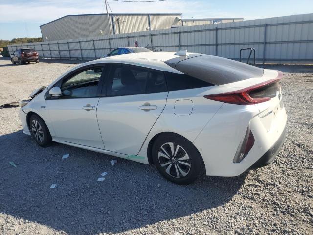JTDKARFP0J3073870 - 2018 TOYOTA PRIUS PRIM WHITE photo 2
