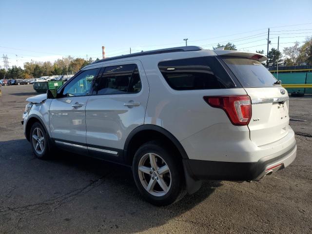 1FM5K8D88HGA99406 - 2017 FORD EXPLORER XLT Weiß Foto 2