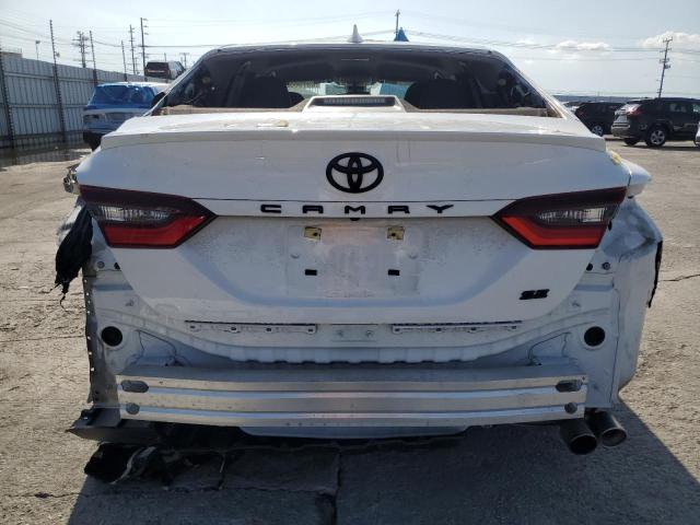 4T1G11AK4PU115796 - 2023 TOYOTA CAMRY SE NIGHT SHADE WHITE photo 6