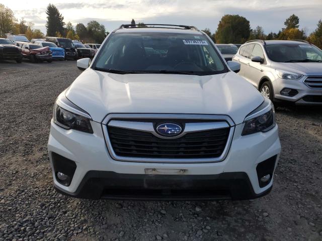 JF2SKAJC8MH463692 - 2021 SUBARU FORESTER PREMIUM Weiß Foto 5
