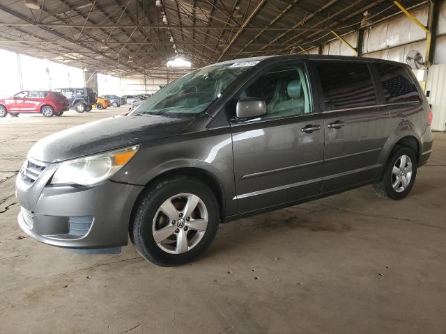 2010 VOLKSWAGEN ROUTAN SE, 