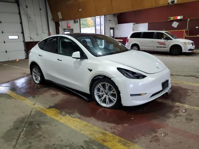 5YJYGAEE2MF191257 - 2021 TESLA MODEL Y WHITE photo 4