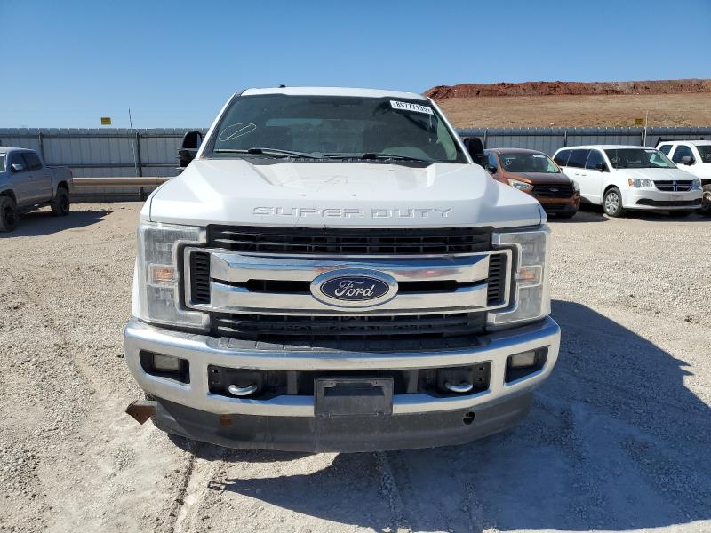 1FT7W2B64KEE52565 - 2019 FORD F250 SUPER DUTY თეთრი ფოტო 5