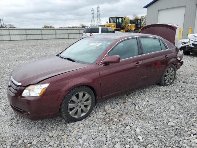 2005 TOYOTA AVALON XL, 