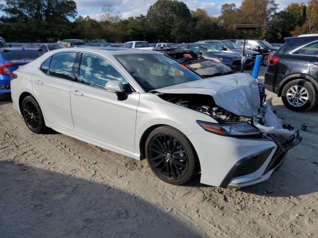 4T1K31AK2PU050080 - 2023 TOYOTA CAMRY XSE WHITE photo 4