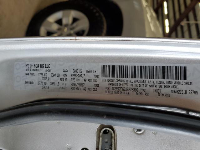 1C6RR7FG9JS278306 - 2018 RAM 1500 ST Gümüş foto 12