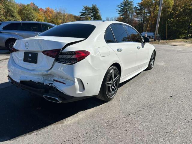 W1KAF4GBXPR079125 - 2023 MERCEDES-BENZ C 300 白色 照片 3