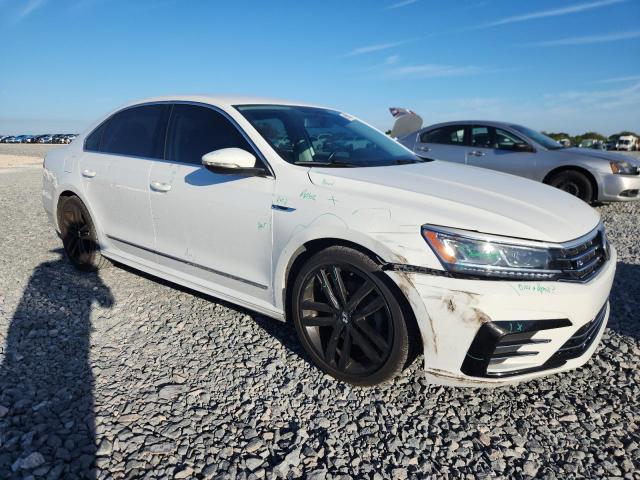 1VWDT7A3XHC082630 - 2017 VOLKSWAGEN PASSAT R-LINE თეთრი ფოტო 4