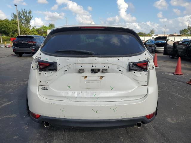 JM3KFADM7L1778134 - 2020 MAZDA CX-5 GRAND TOURING WHITE photo 6