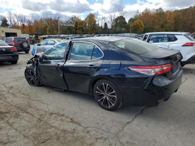 4T1B11HK3JU577127 - 2018 TOYOTA CAMRY L BLACK photo 2