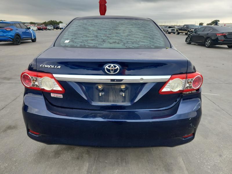 5YFBU4EE0DP183131 - 2013 TOYOTA COROLLA BASE Bleu photo 6