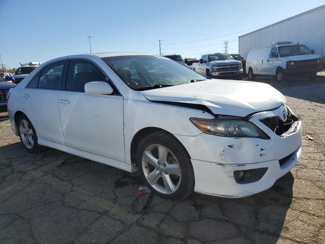 4T1BF3EK2BU629284 - 2011 TOYOTA CAMRY BASE Білий фото 4