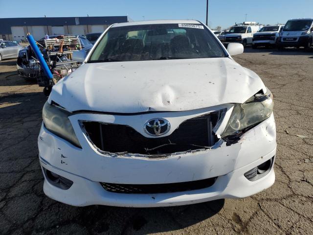 4T1BF3EK2BU629284 - 2011 TOYOTA CAMRY BASE Білий фото 5