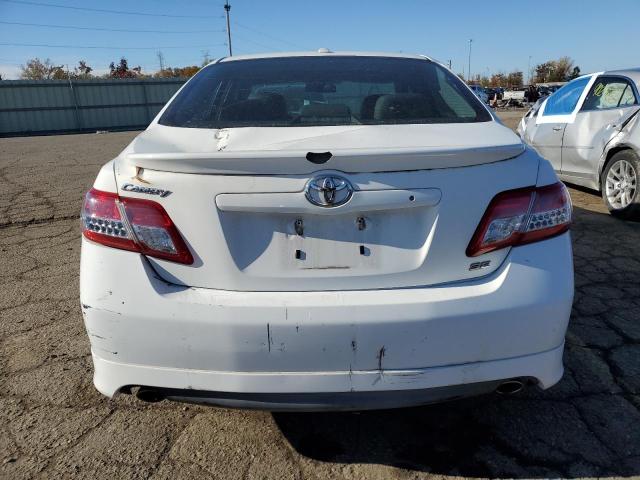 4T1BF3EK2BU629284 - 2011 TOYOTA CAMRY BASE Білий фото 6