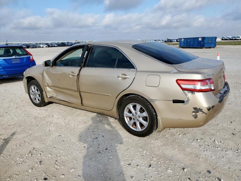 4T4BF3EK5AR082113 - 2010 TOYOTA CAMRY BASE ذهبي صورة 2