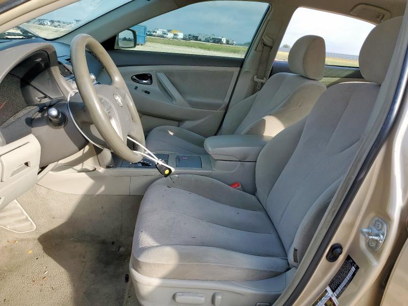 4T4BF3EK5AR082113 - 2010 TOYOTA CAMRY BASE ذهبي صورة 7