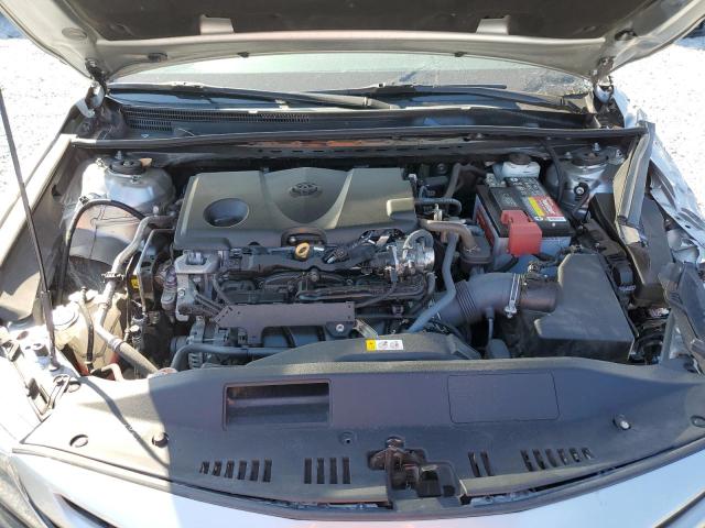 4T1G11AK1NU643888 - 2022 TOYOTA CAMRY SE 银色 照片 11