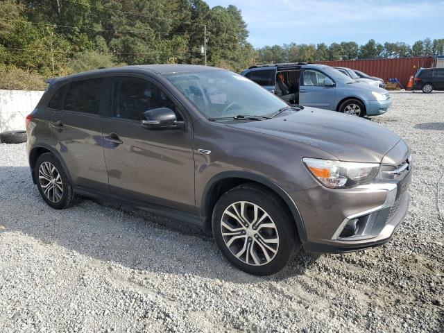 JA4AP3AUXJU014561 - 2018 MITSUBISHI OUTLANDER ES ნაცრისფერი ფოტო 4