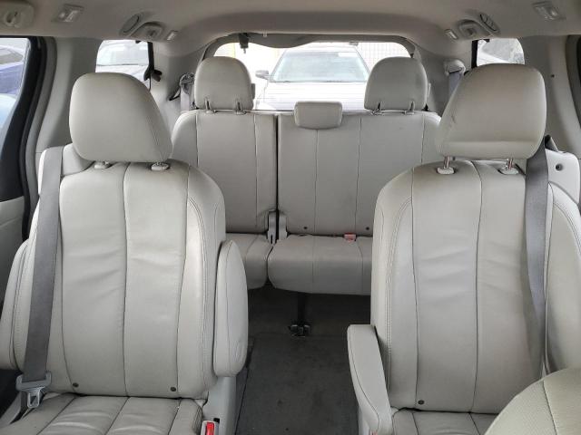 5TDYK3DC4DS359888 - 2013 TOYOTA SIENNA XLE 银色 照片 10