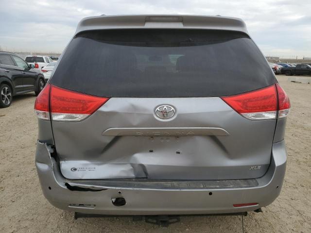 5TDYK3DC4DS359888 - 2013 TOYOTA SIENNA XLE 银色 照片 6