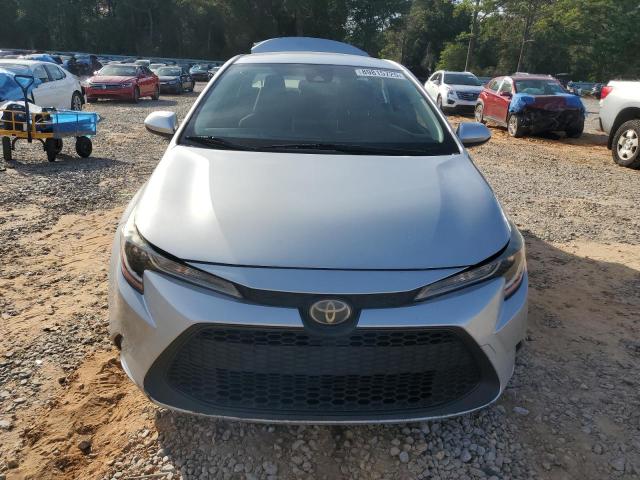 JTDEPRAE8LJ024559 - 2020 TOYOTA COROLLA LE Argent photo 5