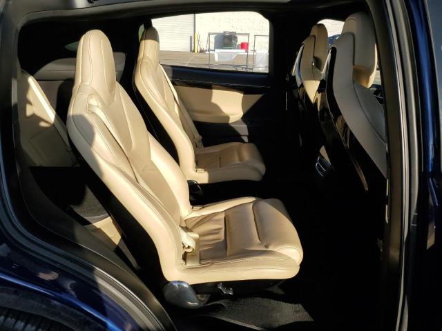 5YJXCBE22GF027207 - 2016 TESLA MODEL X BLUE photo 10