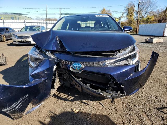 JTDBDMHE0S3017869 - 2025 TOYOTA COROLLA LE Blau Foto 5