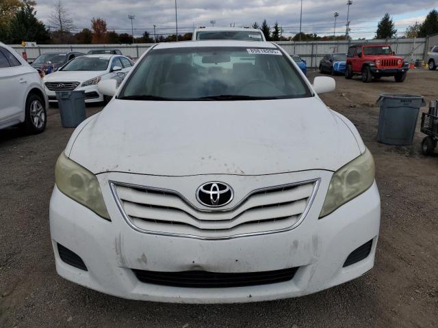 4T1BF3EK4BU622448 - 2011 TOYOTA CAMRY BASE Blanco foto 5