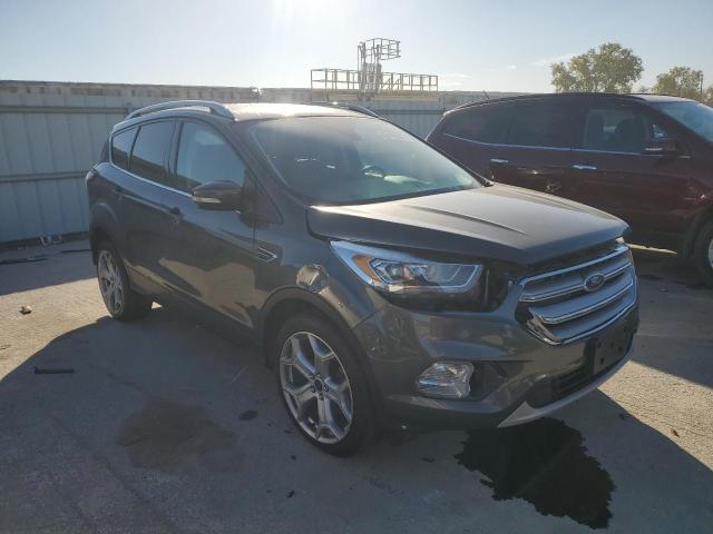 1FMCU9JD0HUD20183 - 2017 FORD ESCAPE TITANIUM رمادي صورة 4