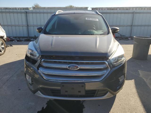 1FMCU9JD0HUD20183 - 2017 FORD ESCAPE TITANIUM رمادي صورة 5