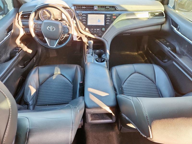 4T1B11HK9KU731339 - 2019 TOYOTA CAMRY L Srebrny zdjęcie 8