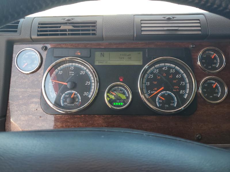 3AKJGLDVXHSHT8454 - 2017 FREIGHTLINER CASCADIA 1 أحمر صورة 8