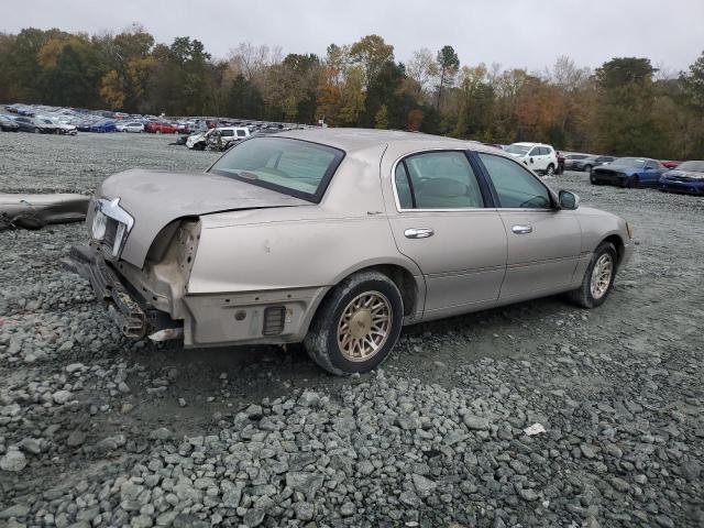 1LNHM82W4XY640002 - 1999 LINCOLN TOWN CAR SIGNATURE Золотий фото 3