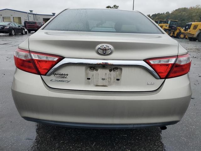 4T1BF1FK3HU444642 - 2017 TOYOTA CAMRY LE 金色 照片 6