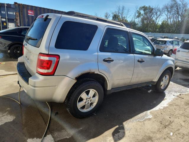 1FMCU9DG4BKB24899 - 2011 FORD ESCAPE XLT Күміс фото 3