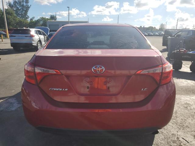 5YFBURHE2HP712982 - 2017 TOYOTA COROLLA L RED photo 6