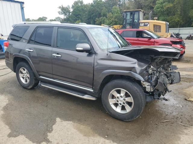 JTEZU5JR6B5032880 - 2011 TOYOTA 4RUNNER SR5 ნაცრისფერი ფოტო 4