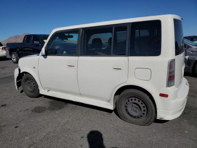 JTLKT324564116737 - 2006 TOYOTA SCION XB WHITE photo 2