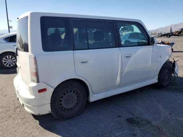 JTLKT324564116737 - 2006 TOYOTA SCION XB WHITE photo 3