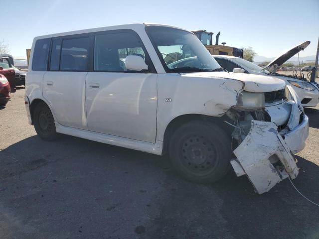 JTLKT324564116737 - 2006 TOYOTA SCION XB WHITE photo 4