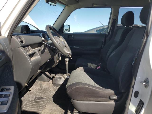 JTLKT324564116737 - 2006 TOYOTA SCION XB WHITE photo 7