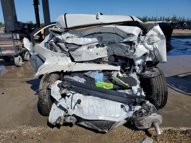 5YFB4MDE4SP286258 - 2025 TOYOTA COROLLA LE Weiß Foto 6