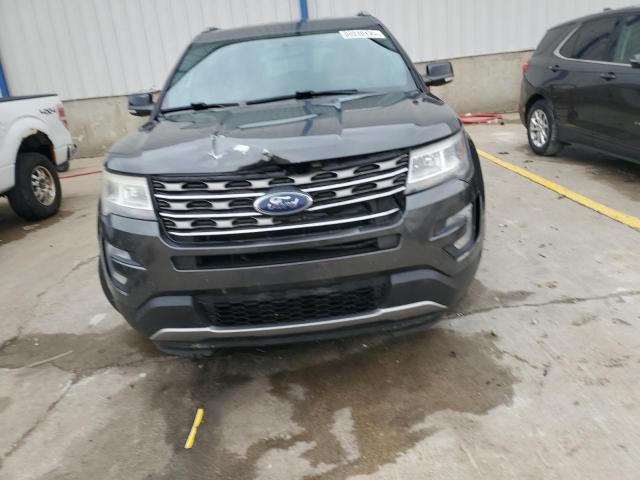 1FM5K8D83HGD51143 - 2017 FORD EXPLORER XLT رمادي صورة 5