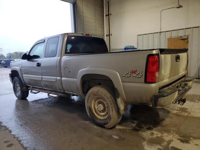 1GCHK29G84E242391 - 2004 CHEVROLET SILVERADO K2500 HEAVY DUTY GRAY photo 2