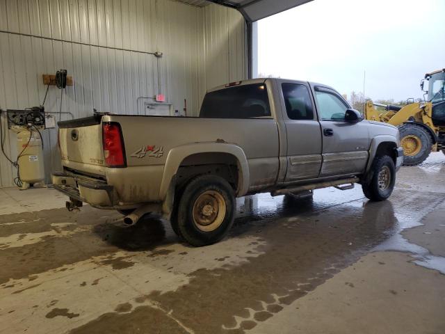 1GCHK29G84E242391 - 2004 CHEVROLET SILVERADO K2500 HEAVY DUTY GRAY photo 3