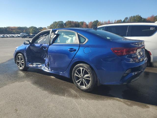 3KPF24AD8NE459062 - 2022 KIA FORTE FE BLUE photo 2