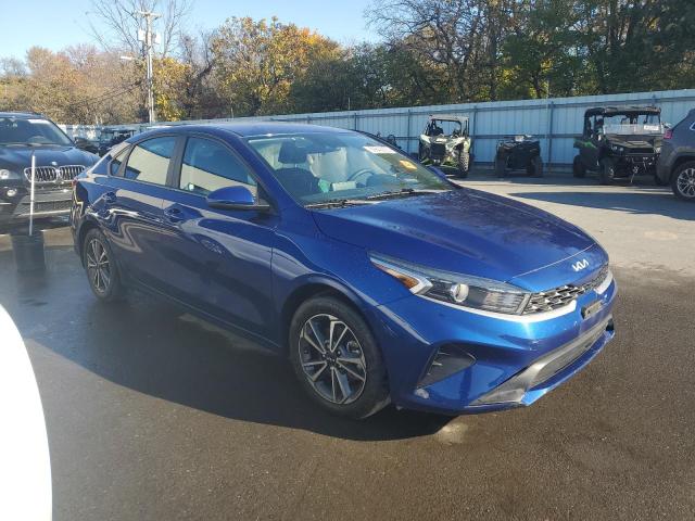 3KPF24AD8NE459062 - 2022 KIA FORTE FE BLUE photo 4